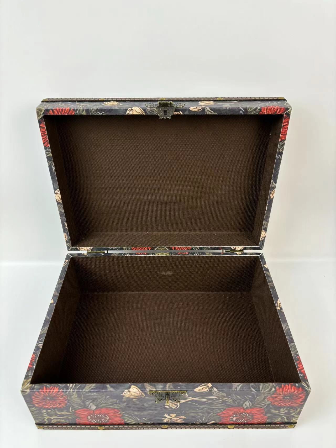 Wolf Wooden Box(arrive within 7 days)A7