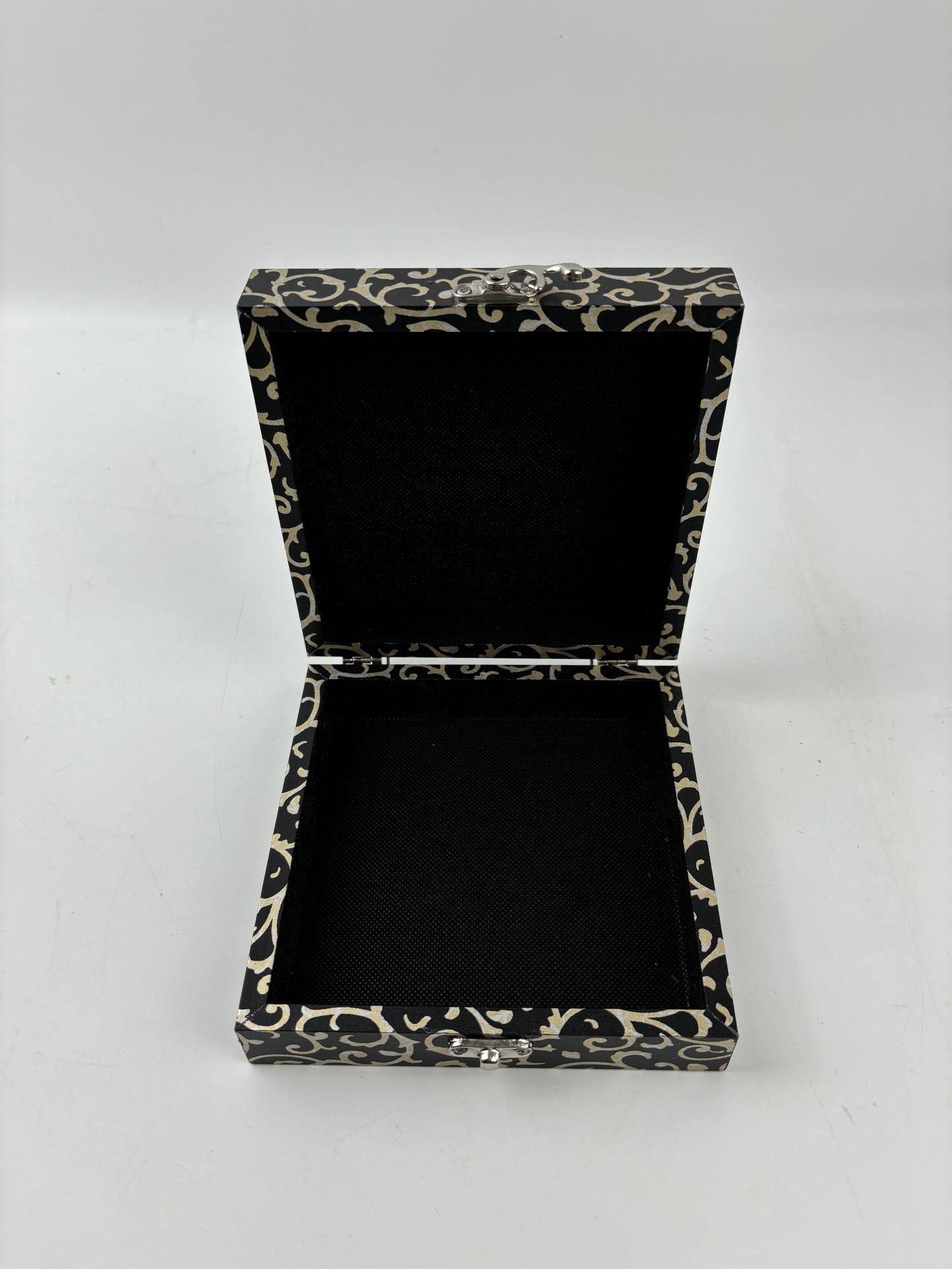 Medium size deco-box (AUM101103)