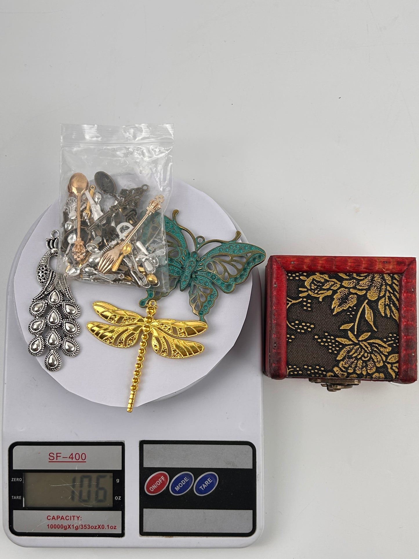 100g Charms+A Wooden Box(Pick Online)