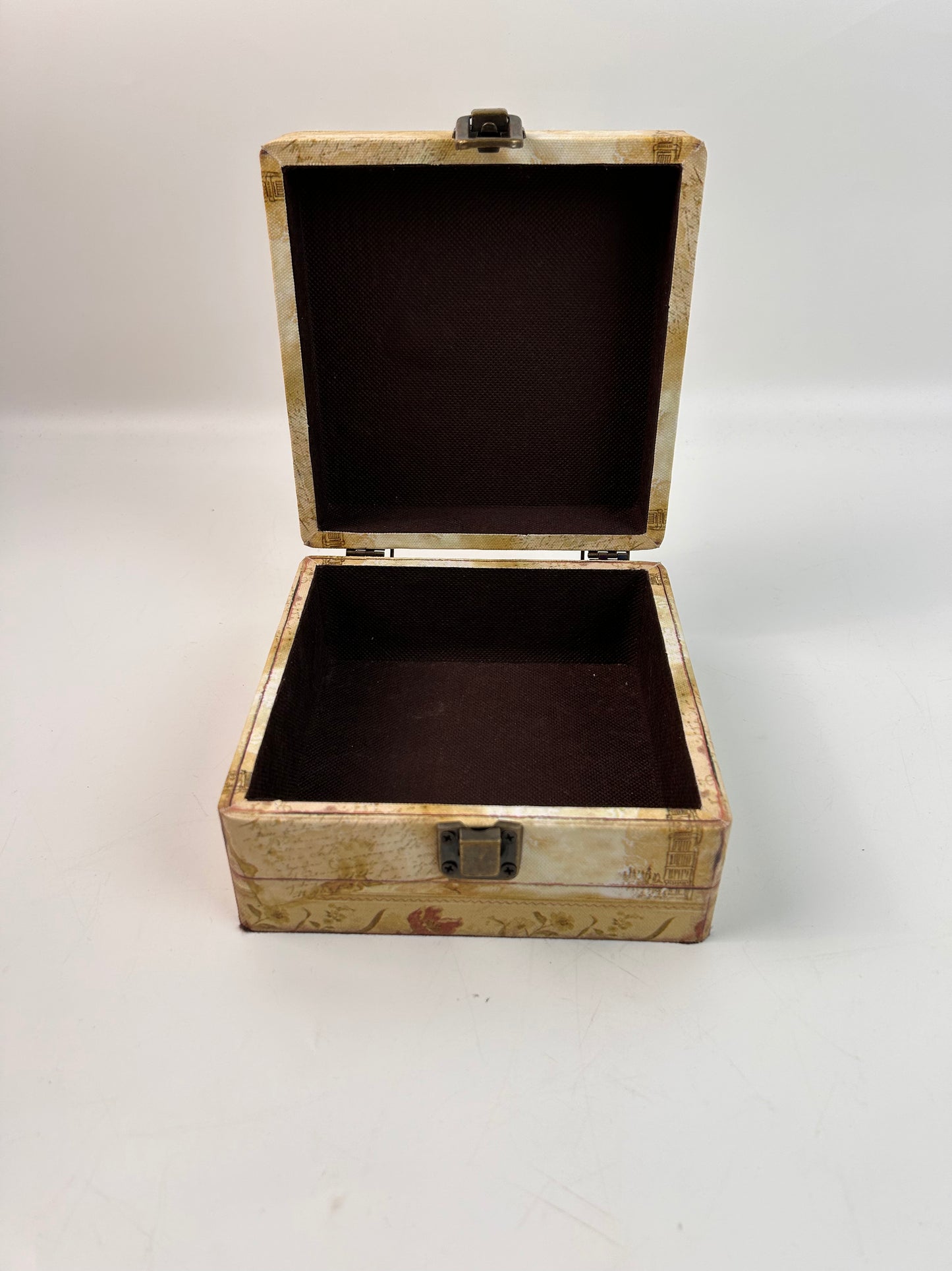 W125-Wooden Box