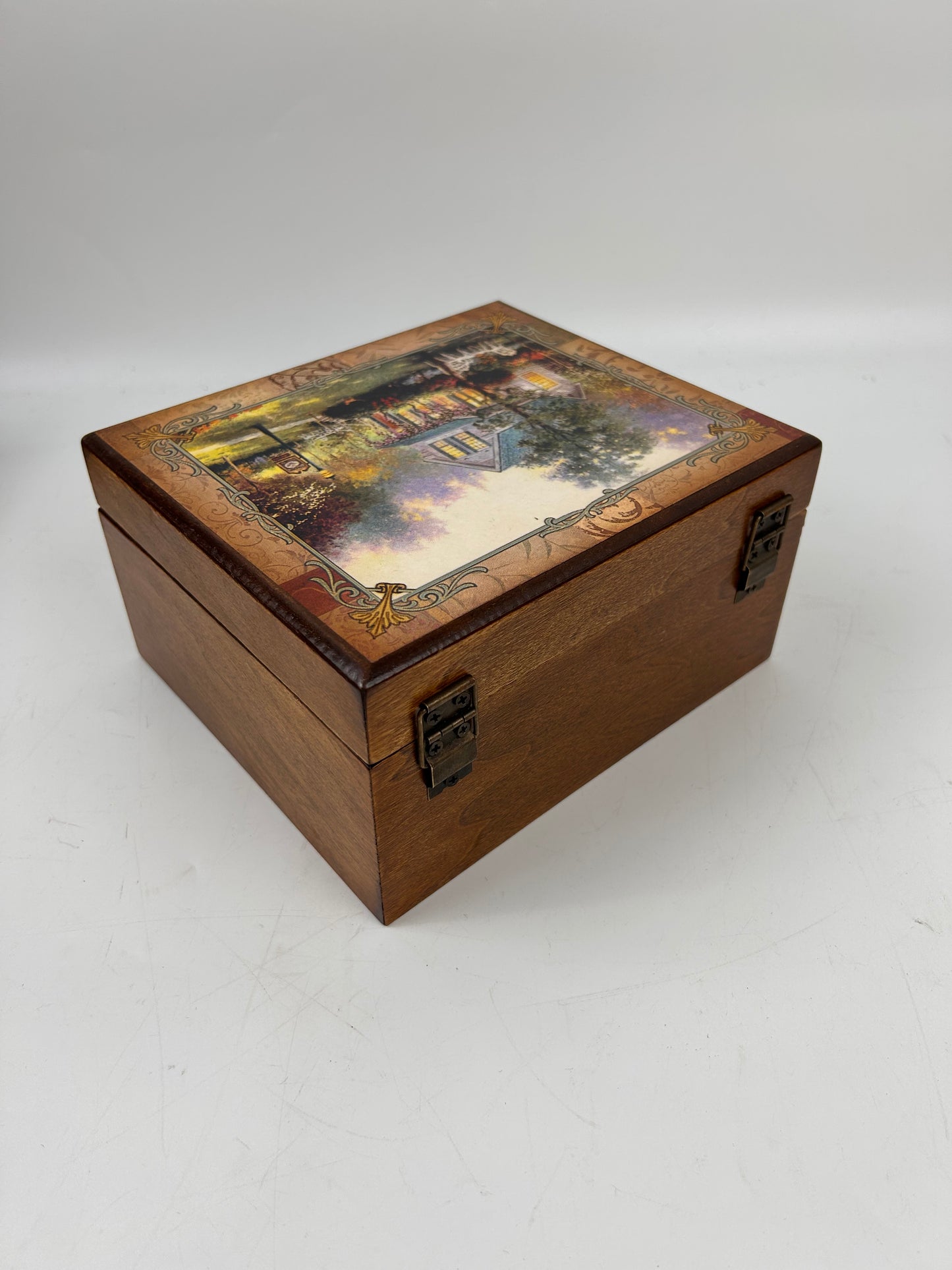 W147-Wooden Box