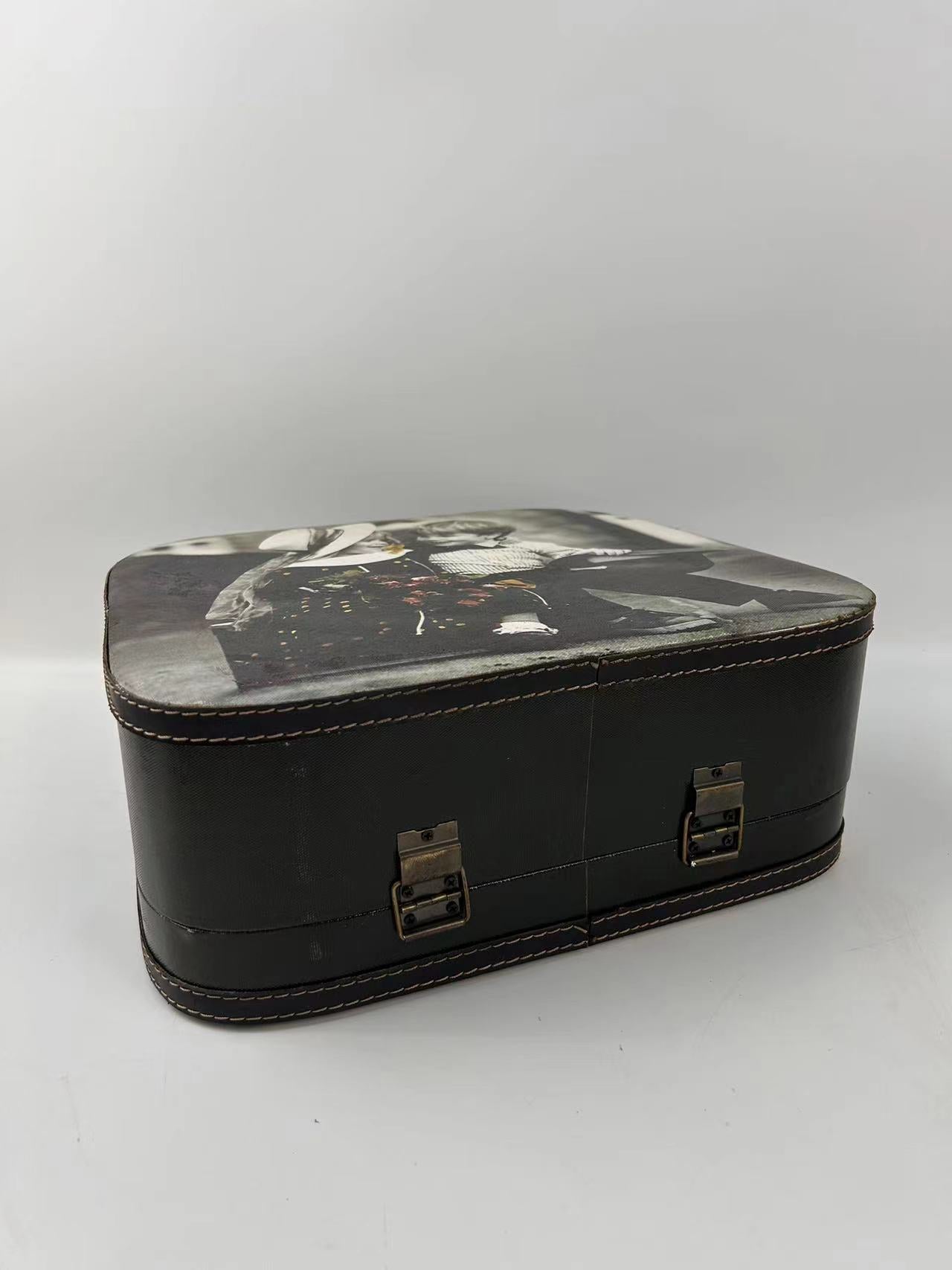 S156-Suitcase