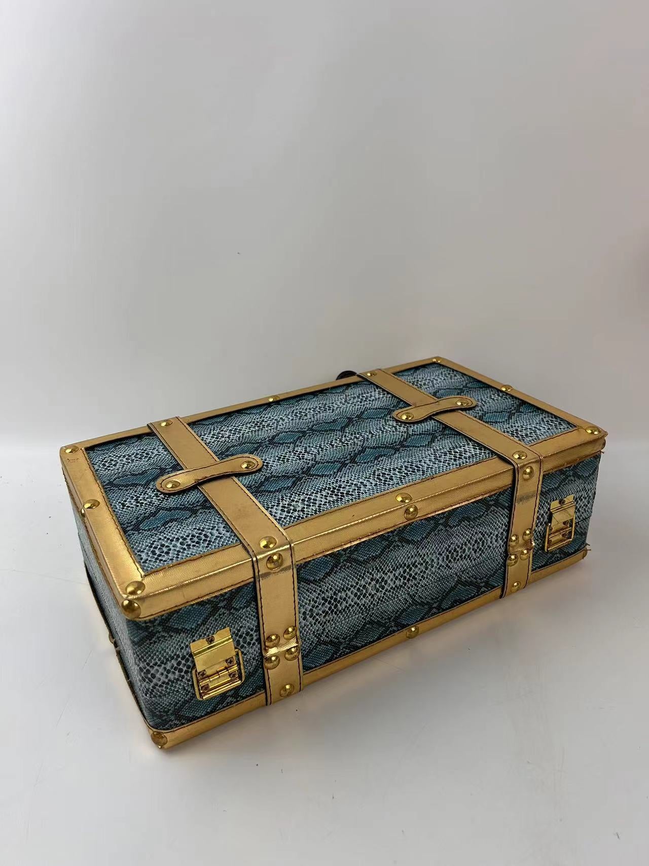 S169-Suitcase