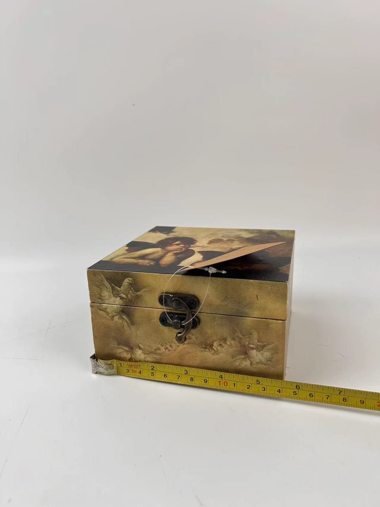 W435-Wooden Box