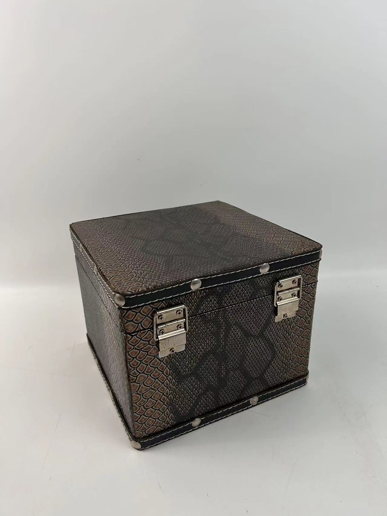 W444-Wooden Box