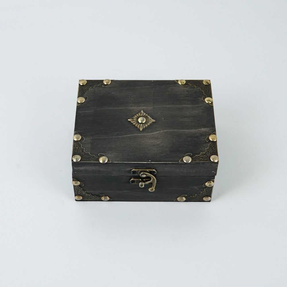 W69-Wooden Box